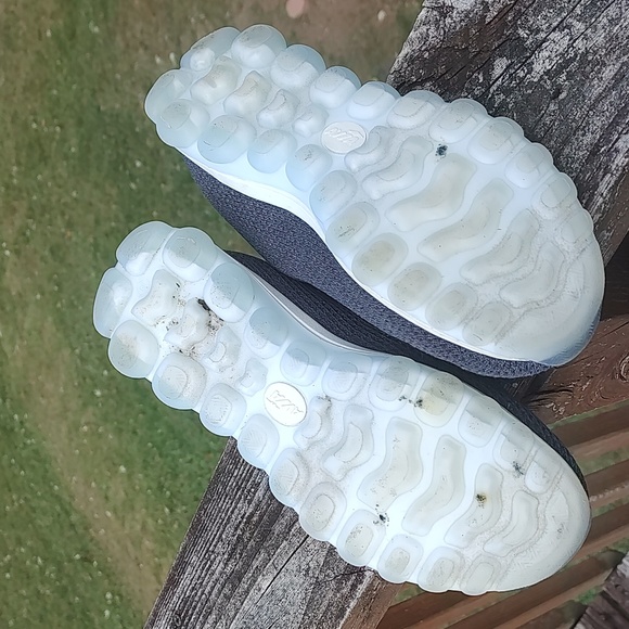 Avia Running Shoes - Picture 8 of 10